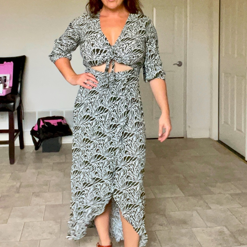 Patterned hi-low dress- with tags!